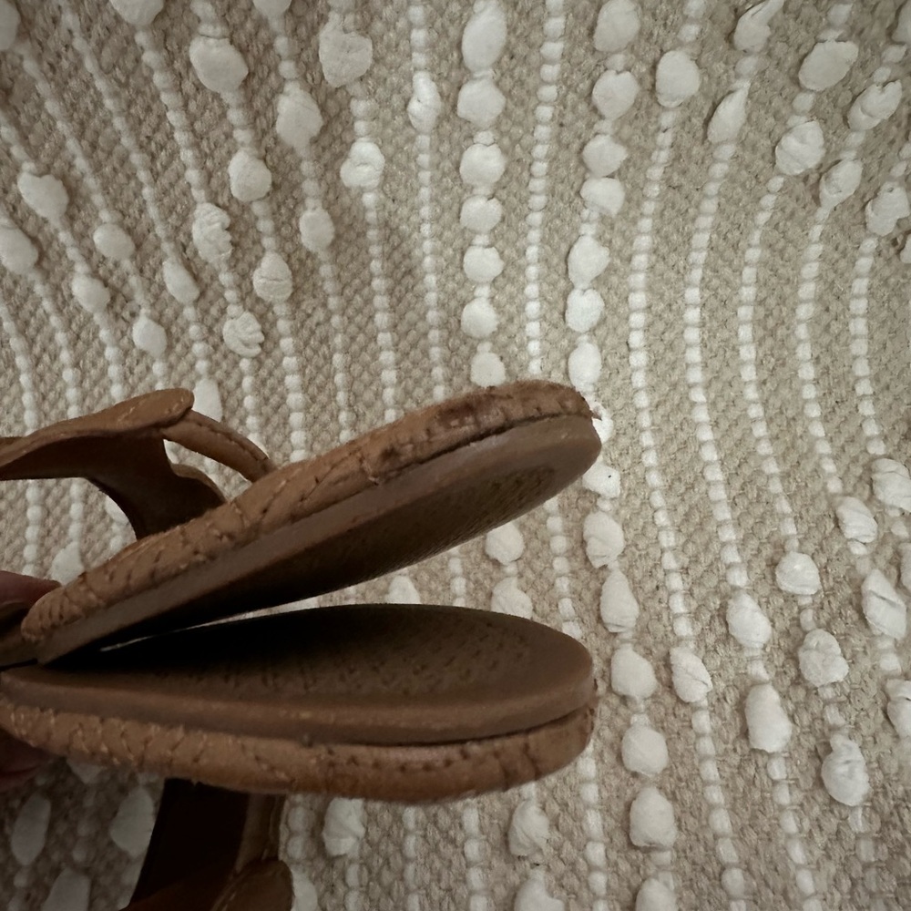 Tory Burch Tan Brown Sandals with Embossed Design - Picture 3 of 6
